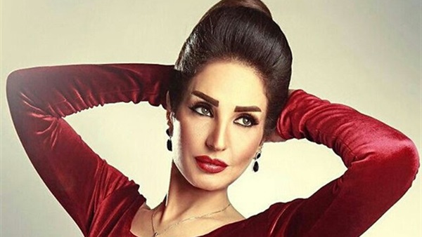 رسالة شكر من الفنانة أمل رزق لجمهورها بعد تعافيها من وعكتها الصحية