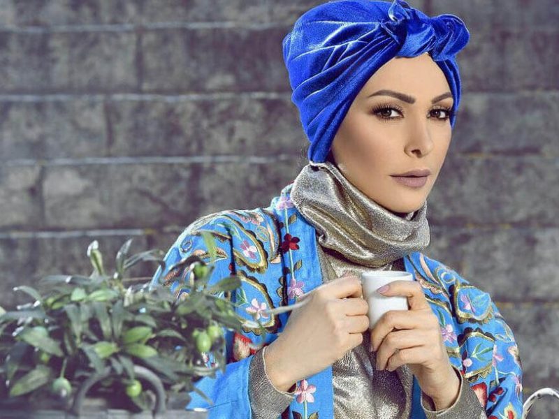 إطلاله أمل حجازي تثير الجدل حول خلعها للحجاب