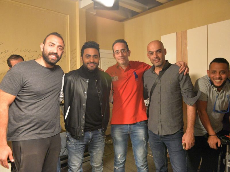 مازن نيازي مخرج أغنية “كفاياك أعذار” تامر حسني على قدر عالي من التواضع