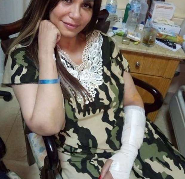 عودة إيناس عز الدين إلى منزلها بعد تلقي العلاج لشهر في المستشفى