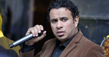 محمود الليثي يُغني “يتعلمو” لعمرو دياب على طريقته الخاصة في برنامج “شريط كوكتيل”