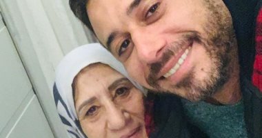 أحمد السعدني يهنئ والدته بعيد ميلادها وينشر صورته معها على انستجرام