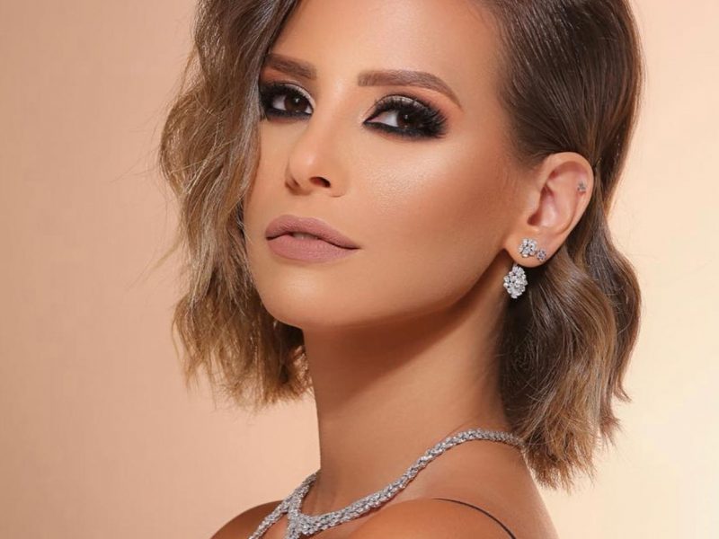 إيمان العاصي مريضة نفسياً في مسلسل “لمس أكتاف”