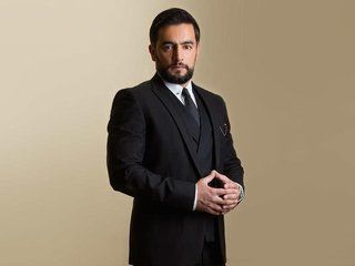 هاني سلامة في معرض سيارات بالتجمع الخامس بسبب “قمر هادي”
